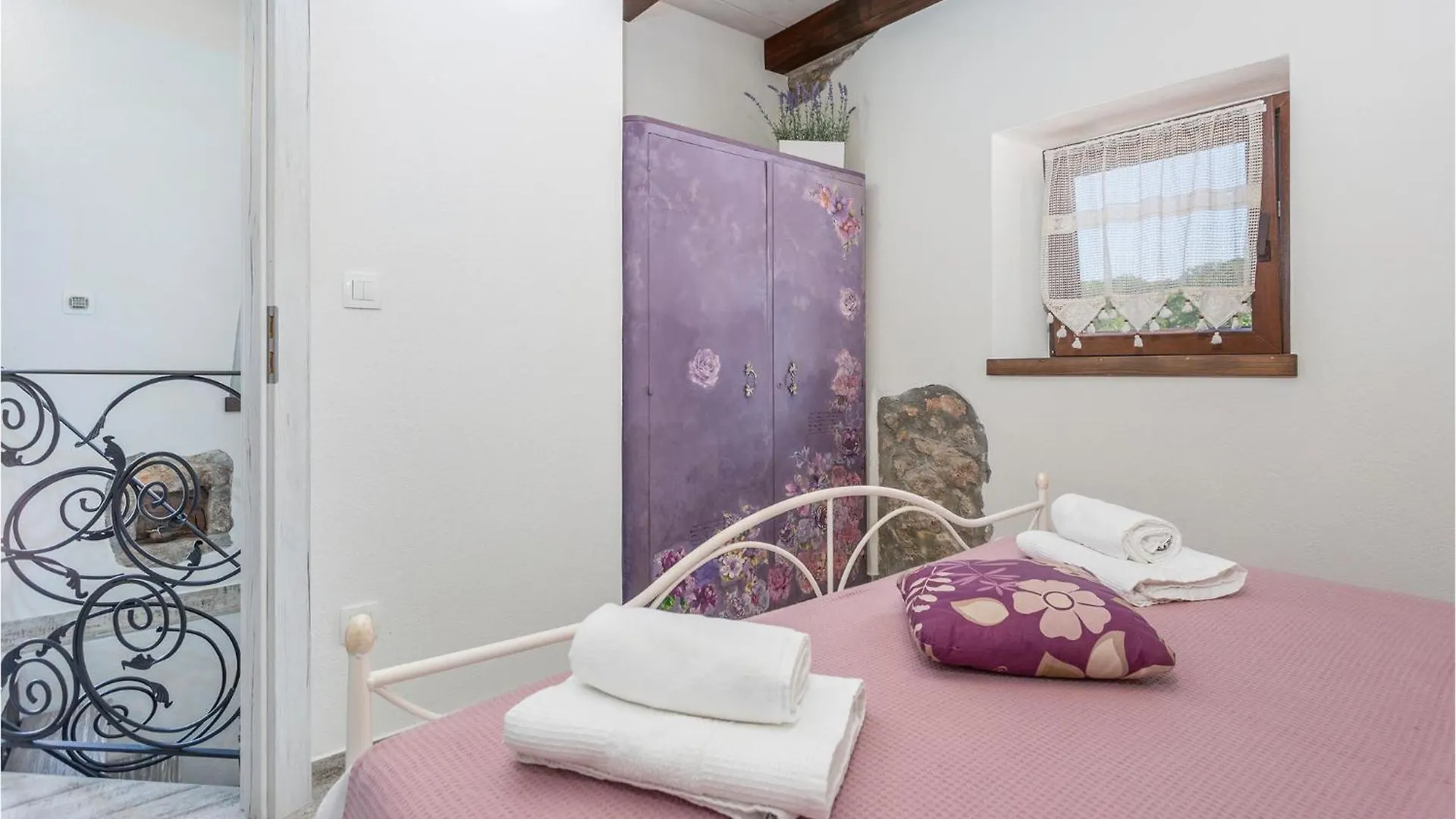 בית נופש 2 Bedroom Cozy Home In מאלינסקה