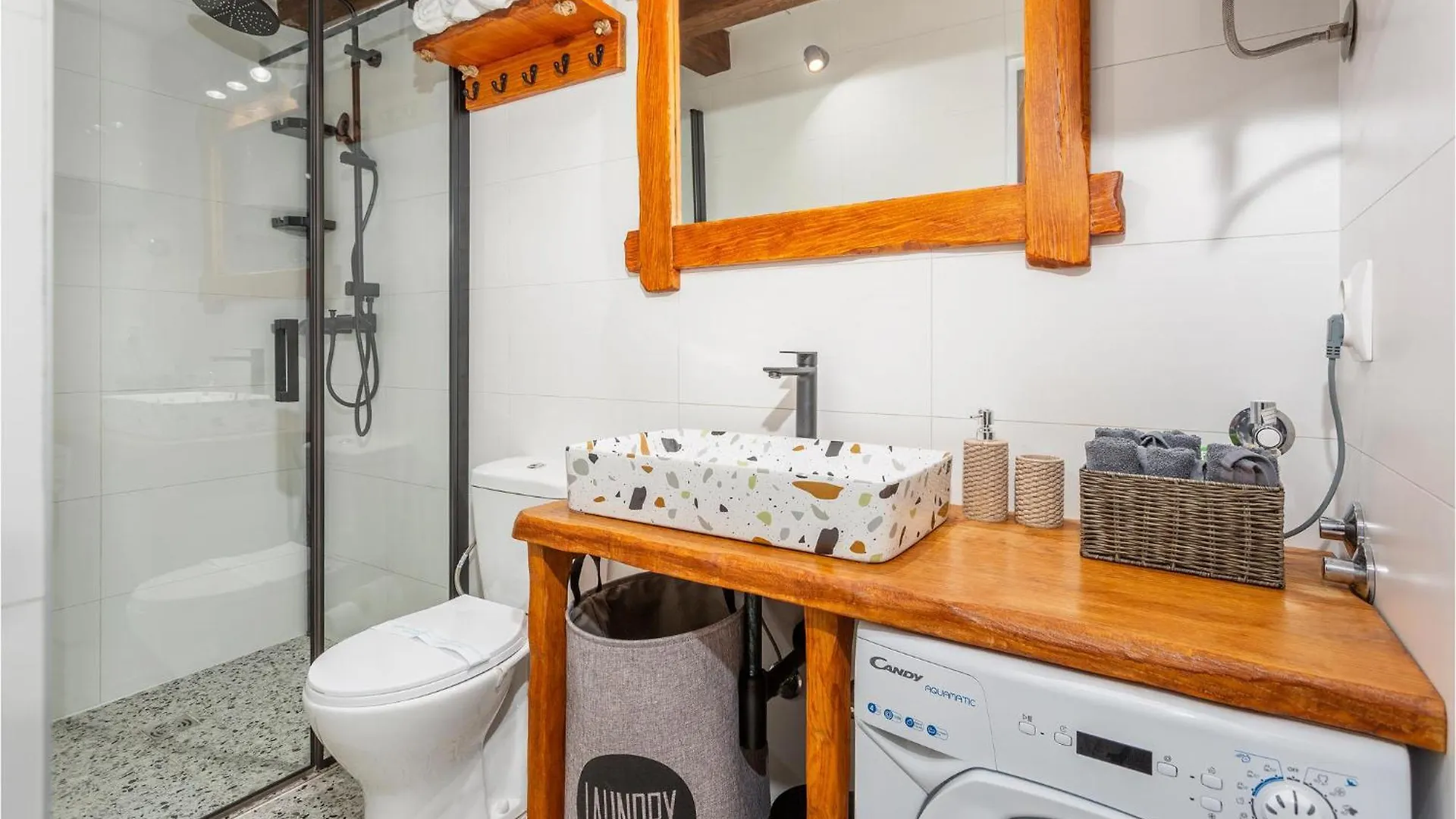 2 Bedroom Cozy Home In מאלינסקה
